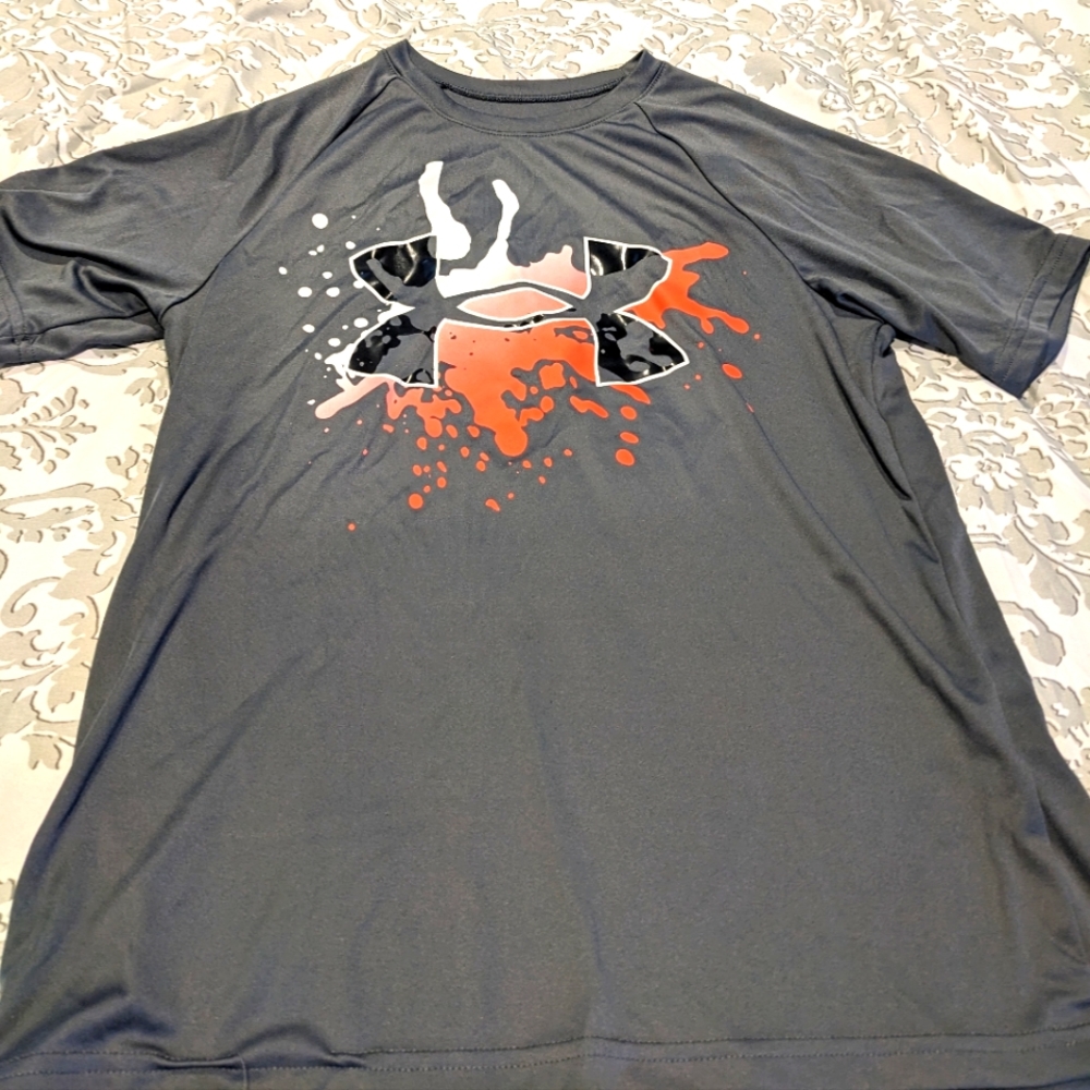 Boys Under Armour dry fit Tshirt
